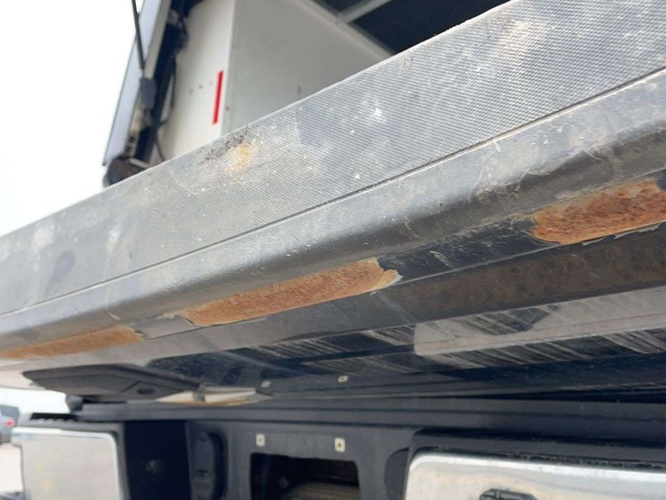 2015-chevrolet-silverado-2500hd-image-32