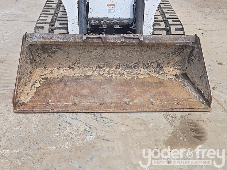 2021-bobcat-t740-image-24