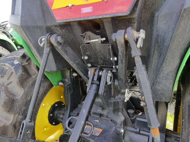 2024-john-deere-3025e-image-6