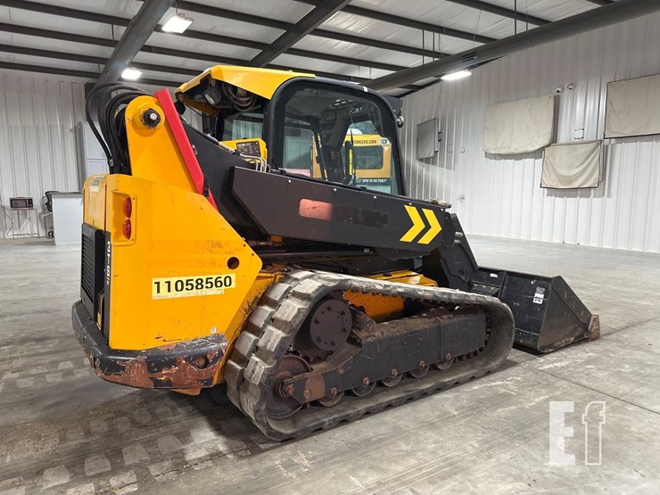 2020-jcb-3ts-8t-image-3