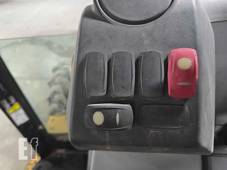 2006-caterpillar-416e-image-22