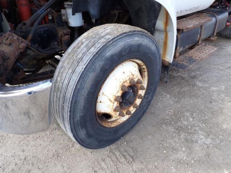 2012-ford-f750-xlt-image-34