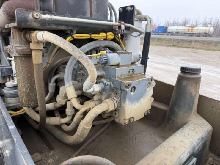 2011-bomag-bw211d-40-image-17