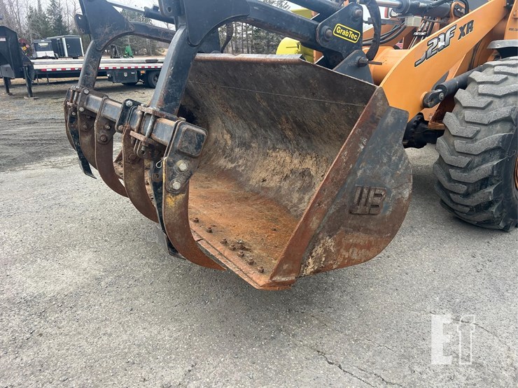 2014-case-521f-xr-image-18