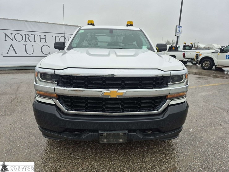 2018-chevrolet-silverado-1500-image-2