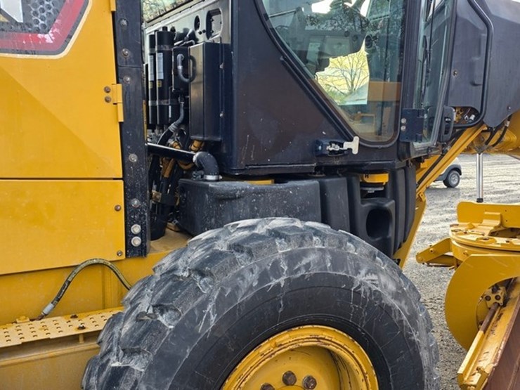 2020-caterpillar-140-image-33