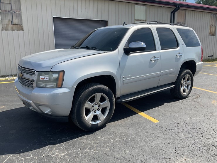 2011-chevrolet-tahoe-image-1