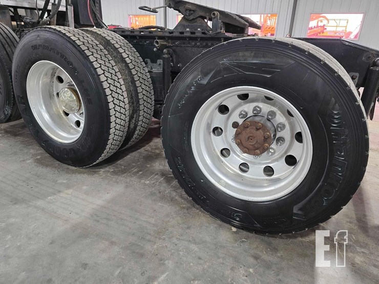 2017-mack-pinnacle-chu613-image-31