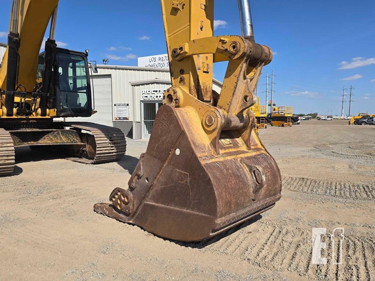 2014-caterpillar-349fl-image-12