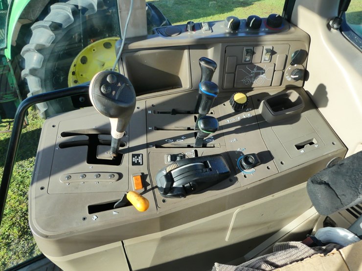 2011-john-deere-7330-image-11