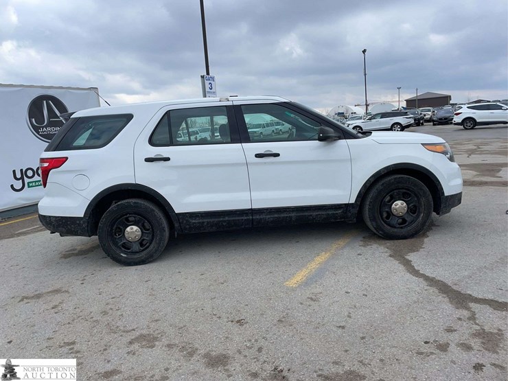 2014-ford-explorer-image-4