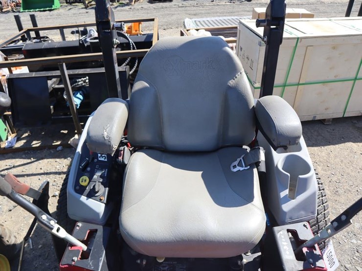 exmark-lazer-z-zero-turn-mower-image-13