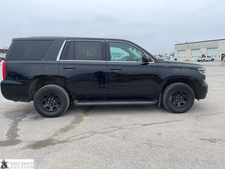 2016-chevrolet-tahoe-image-4