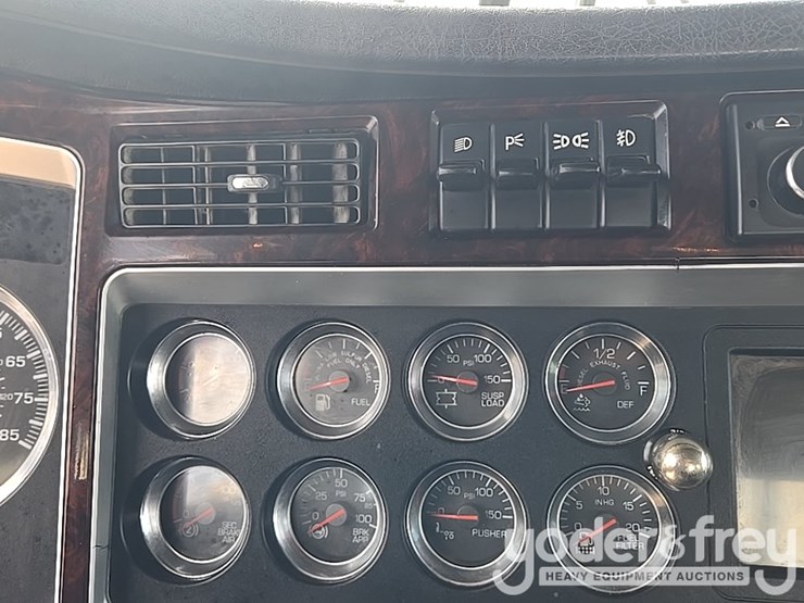 2014-kenworth-t880-image-133