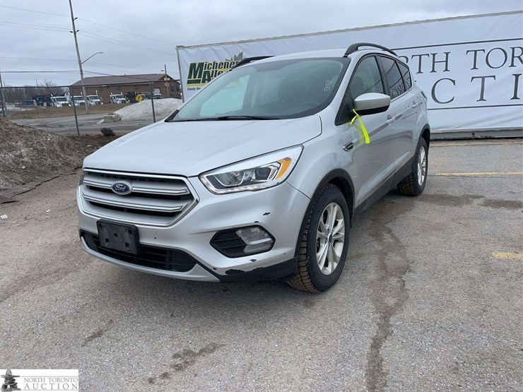 2017-ford-escape-image-1