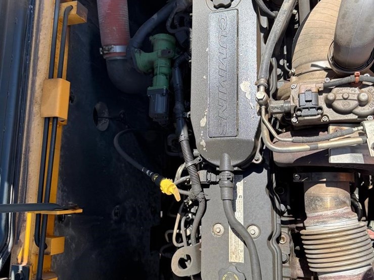 2017-hyundai-hx300l-image-31