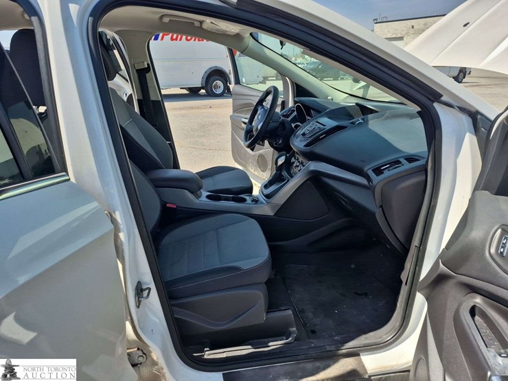 2013-ford-escape-image-27