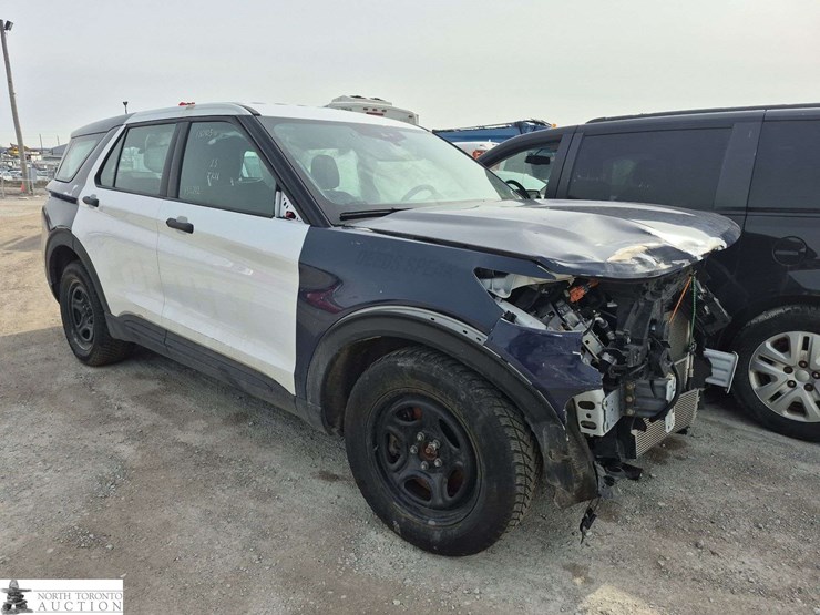 2023-ford-explorer-image-3