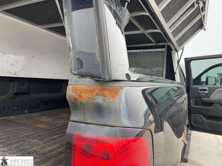 2015-chevrolet-silverado-2500hd-image-31