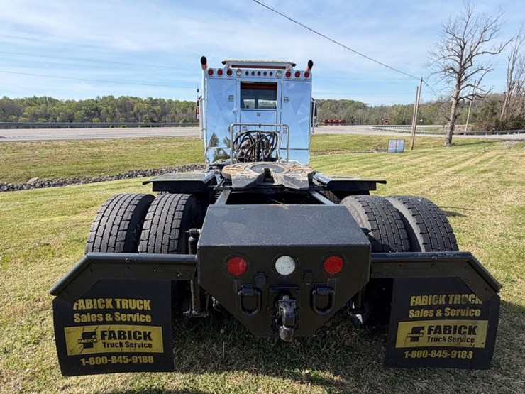 #31771-•-2015-caterpillar-tandem-axle-truck-tractor-image-8