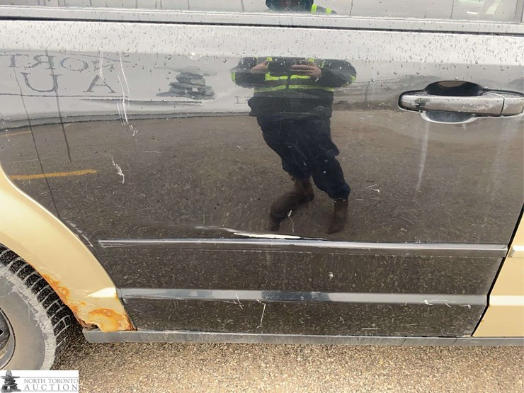 2010-dodge-grand-caravan-se-image-35