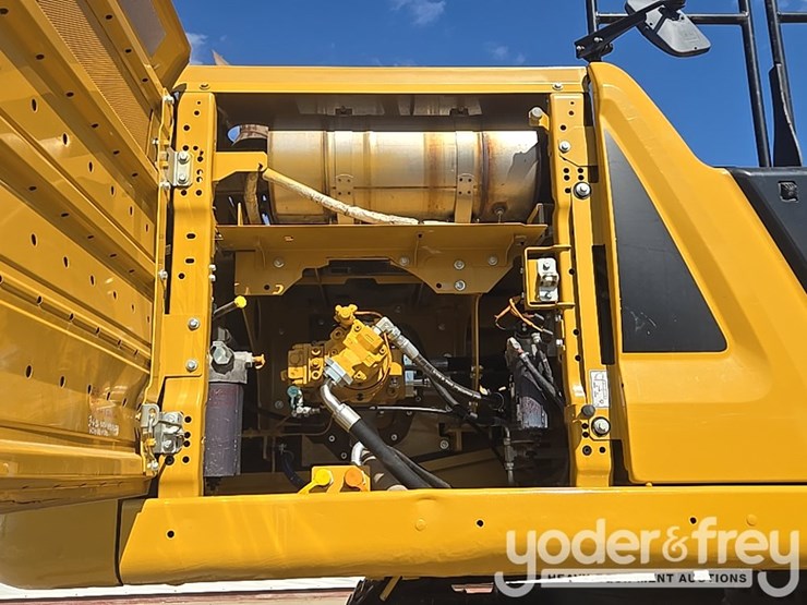 2019-caterpillar-336-image-42