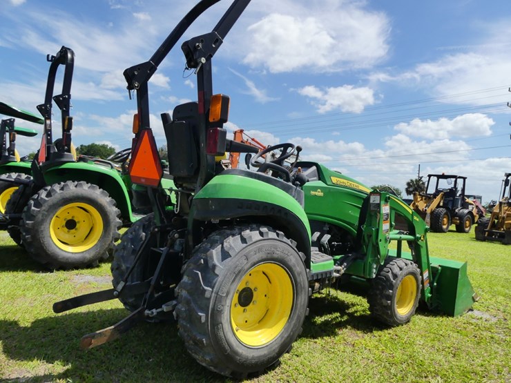 2025-john-deere-2025r-image-3