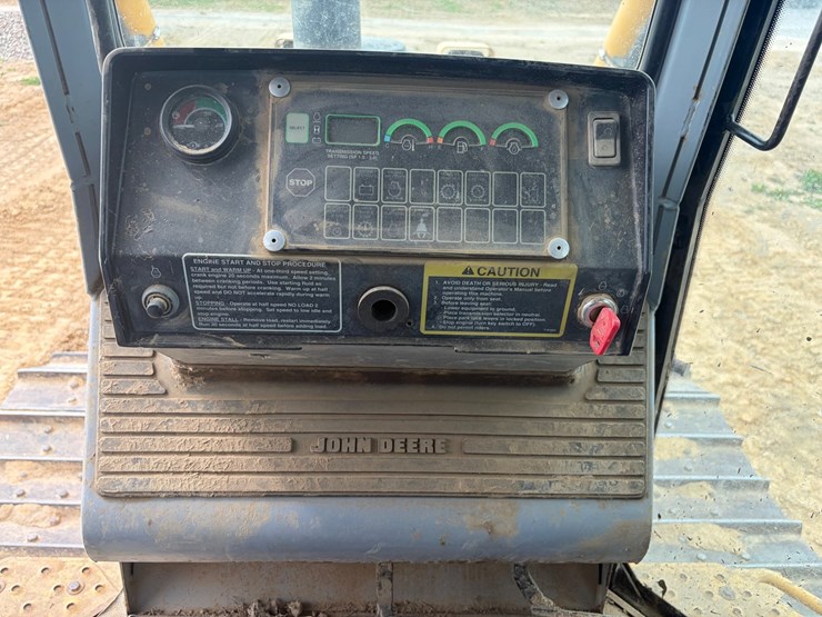 deere-750c-lt-image-29