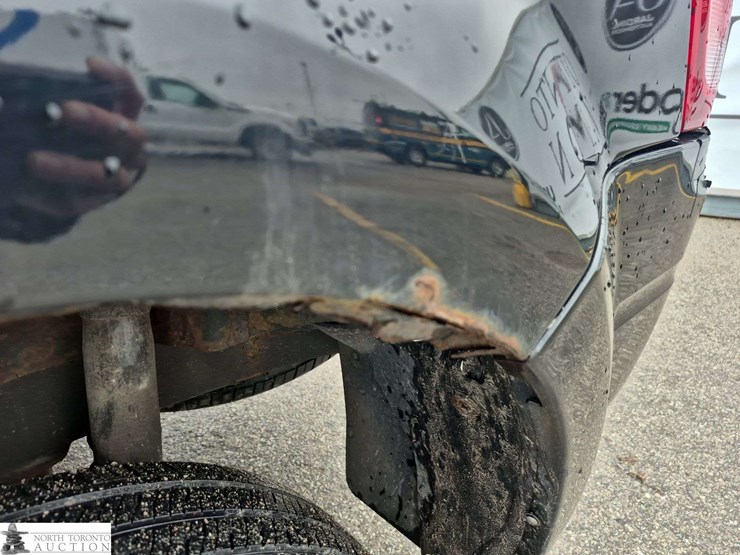 2010-ford-escape-image-24