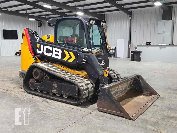 2022-jcb-3ts-8t-image-2
