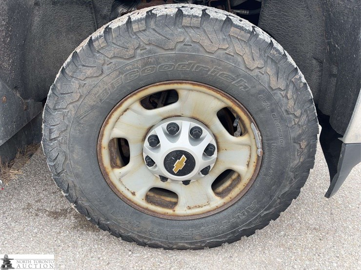 2016-chevrolet-silverado-2500hd-image-39