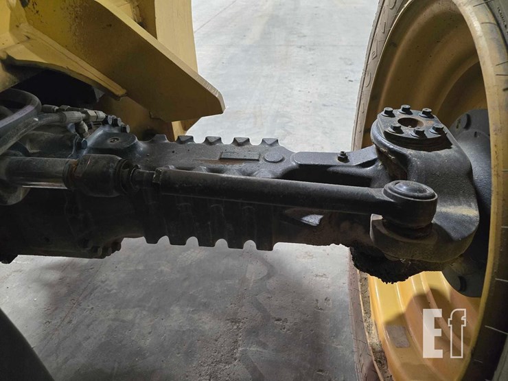 2013-caterpillar-tl943c-image-24
