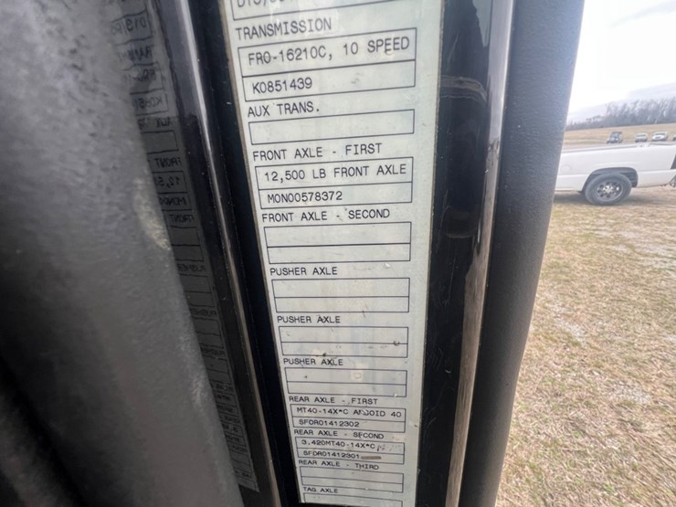 #31955-•-2012-volvo-vnl-tandem-axle-truck-tractor-image-44