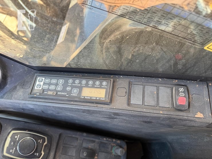 2017-hyundai-hx300l-image-25