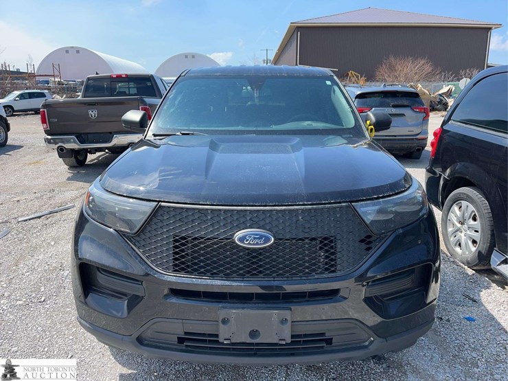 2020-ford-explorer-image-2