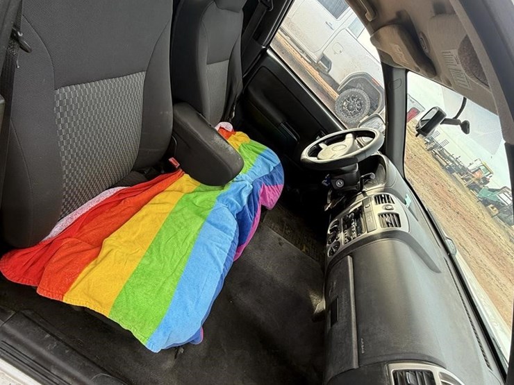 2010-chevrolet-colorado-image-14