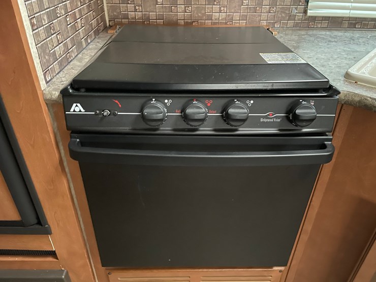 #201-•-2014-palomino-puma-253-fbs-27'-fifth-wheel-camper-(has-wi-title)-image-54