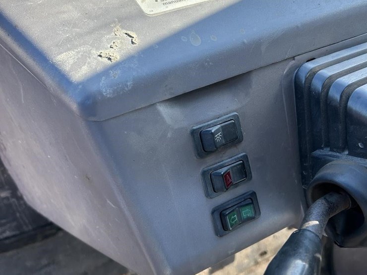 2000-case-570m-xt-image-41