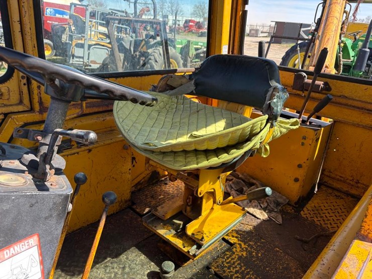 john-deere-410-image-15