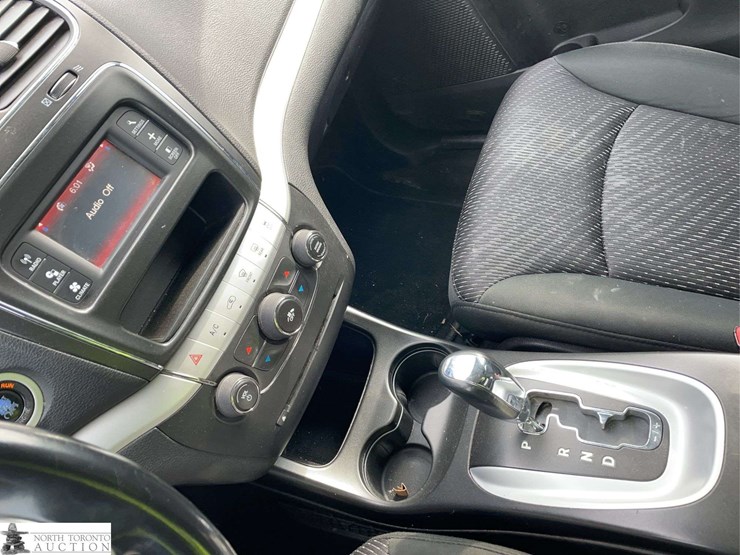 2011-dodge-journey-image-13