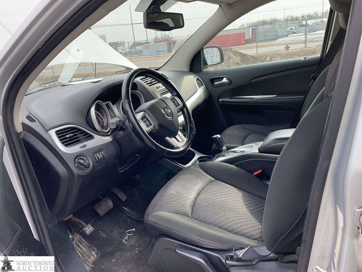 2011-dodge-journey-image-11