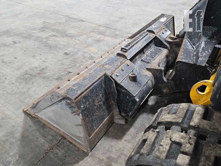 2021-jcb-3ts-8t-image-12