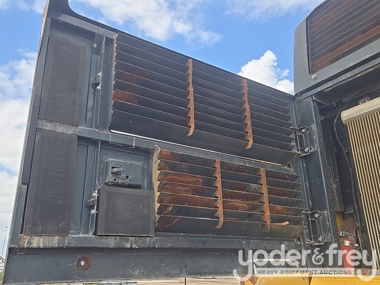 2015-komatsu-pc490-lc-11-image-64