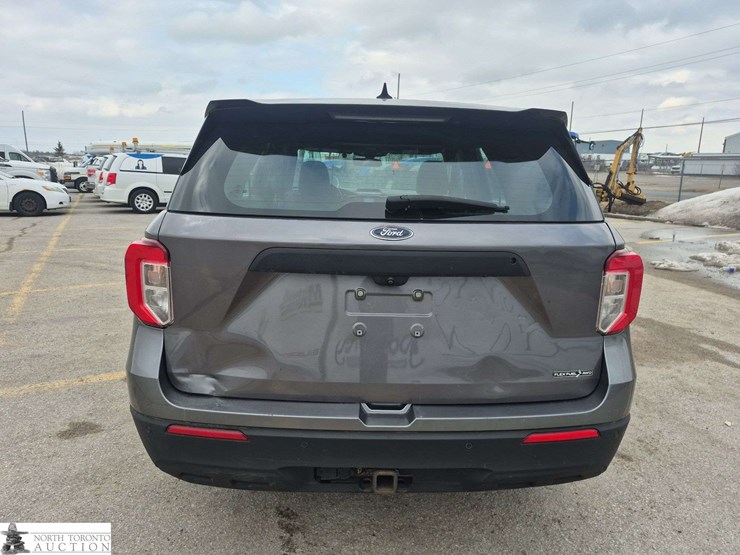 2020-ford-explorer-image-6