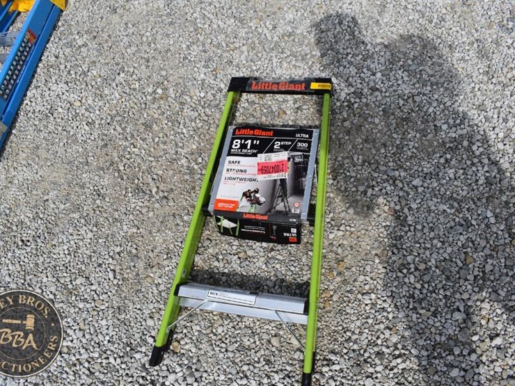 little-giant-8ft-step-ladder-42919-image-2