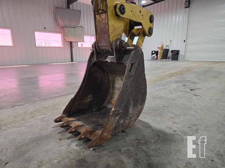 2009-caterpillar-416e-image-11