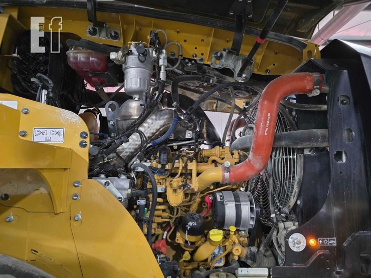 2022-caterpillar-920-image-23