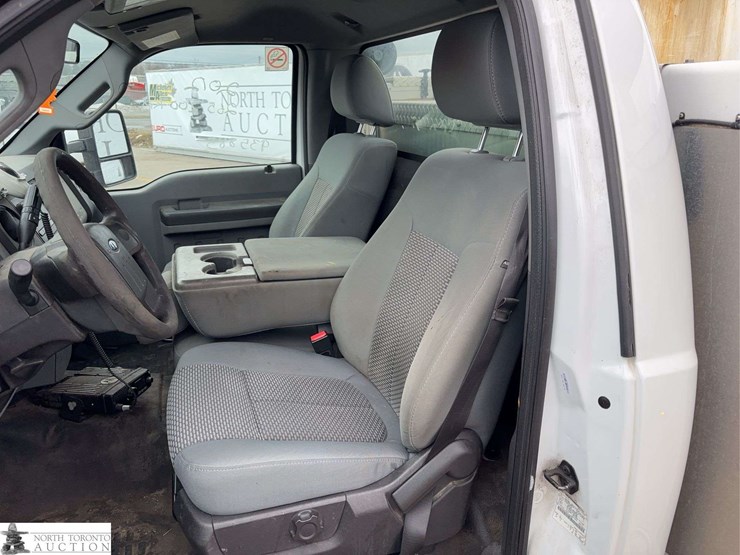 2012-ford-f550-image-38