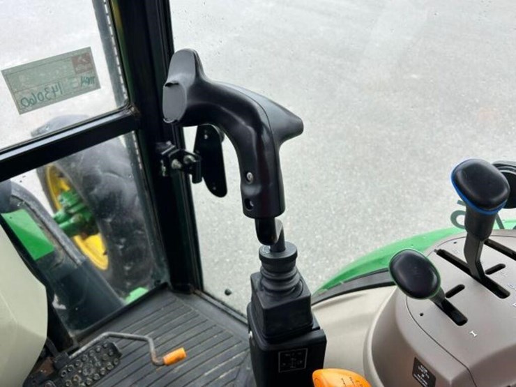 2016-john-deere-5085e-image-16