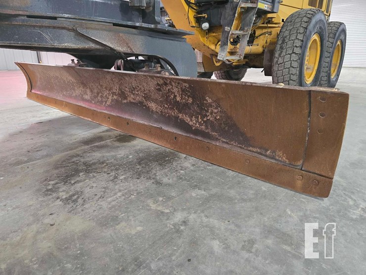 2012-deere-770g-image-9